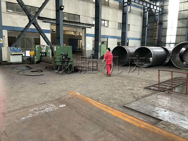 大型三輥卷板機(jī)客戶卷板效果